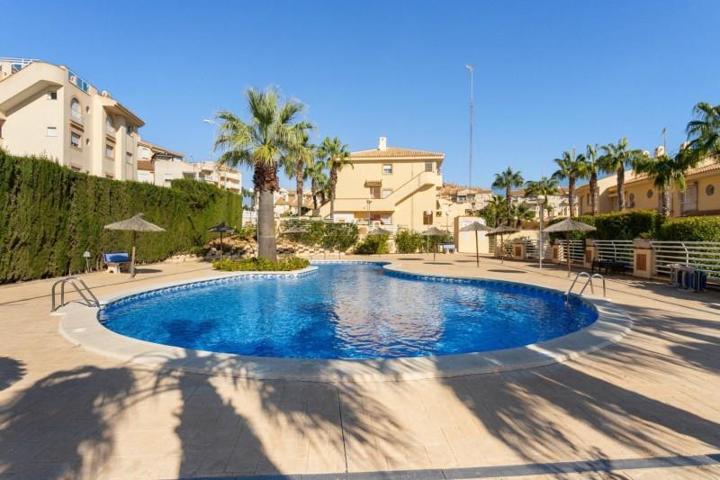 Apartamento en venta en Orihuela Costa, Campoamor photo 0