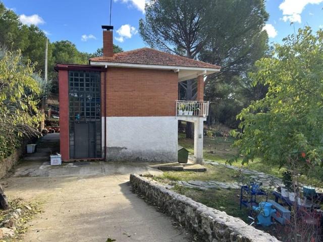 Chalet en venta en Navas del Rey, Urbanización photo 0