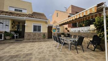 Bungalow en venta en La Nucia, Urbanización Kristal photo 0