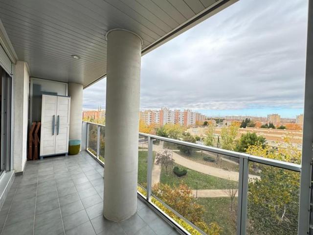 Piso en venta en Zaragoza, Arrabal photo 0