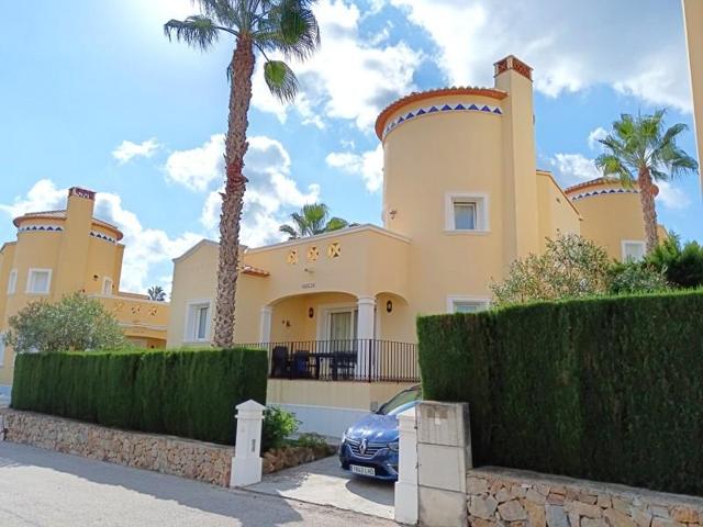 Chalet en venta en Pedreguer photo 0