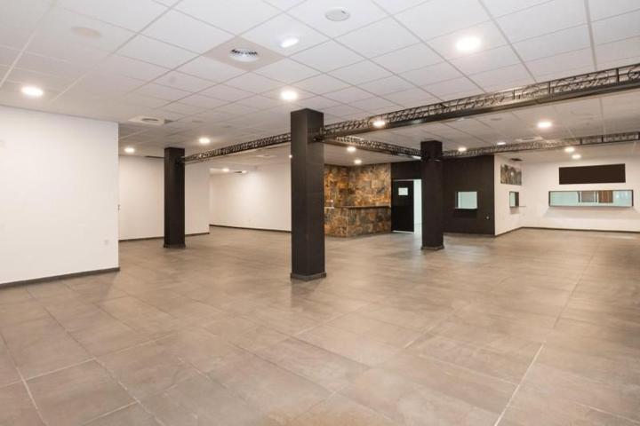 Local comercial en venta en Torrevieja, Estacion de autobuses photo 0