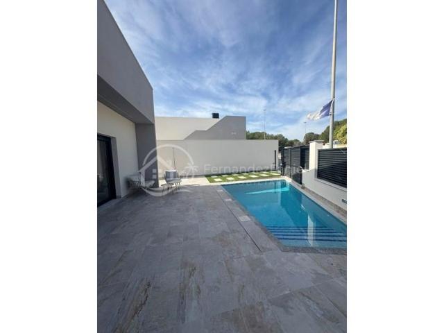 Chalet en venta en Pilar de la Horadada photo 0