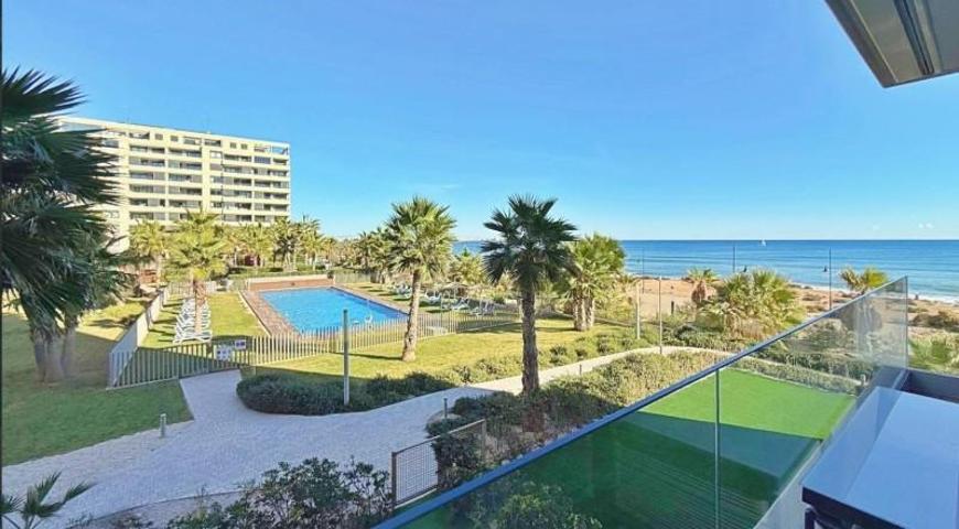 Apartamento en venta en Orihuela Costa, Punta Prima photo 0