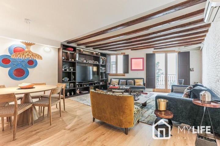 Piso en venta en Barcelona, Carrer de Josep Anselm Clavé, 08002 photo 0