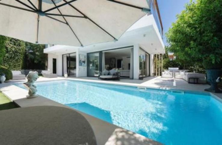 Chalet en venta en Estepona, Estepona East - Arboleda photo 0