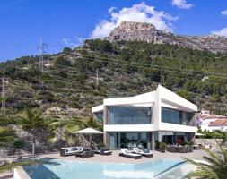 Chalet en venta en Calpe photo 0
