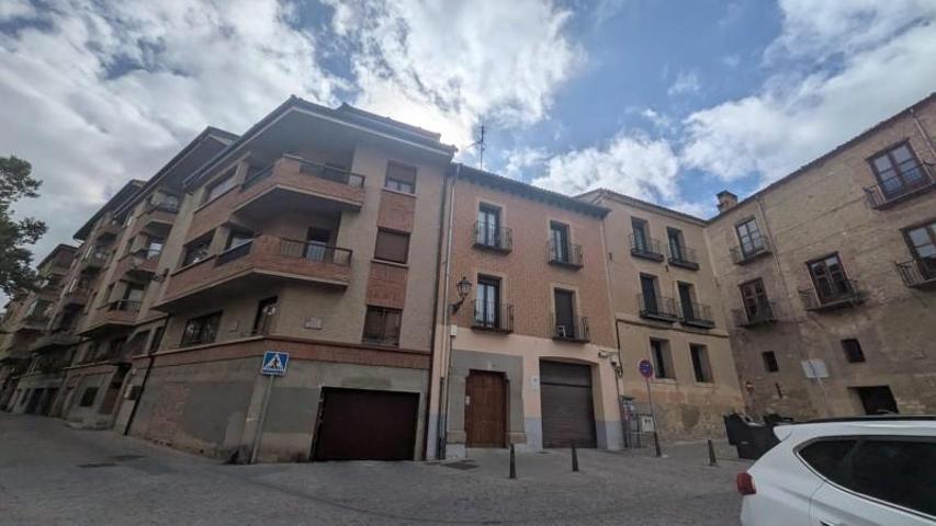 Garaje en alquiler en Segovia, Casco antiguo photo 0
