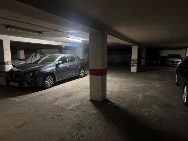 Garaje en alquiler en Valladolid, Pº Zorrilla - Cuatro de Marzo photo 0