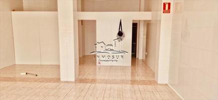 Local comercial en alquiler en Lucena, Lucena photo 0