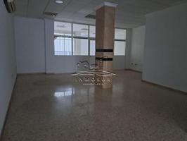 Local comercial en alquiler en Lucena, Lucena photo 0