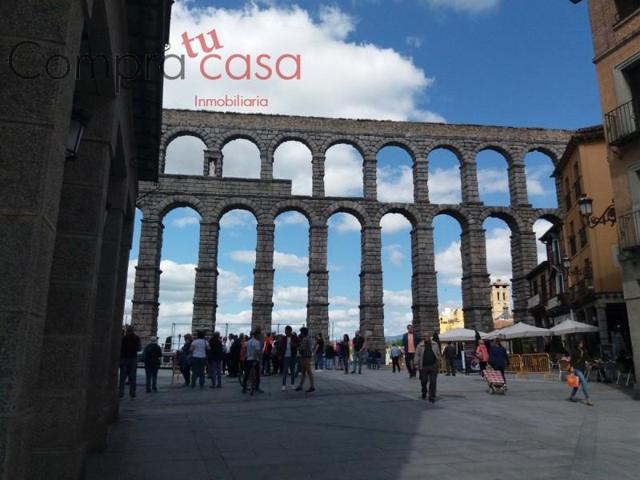 Local comercial en alquiler en Segovia, Avenida del Acueducto photo 0
