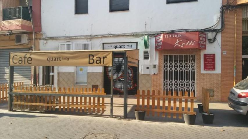 Local comercial en alquiler en Quart de Poblet, Zona Polideportivo photo 0