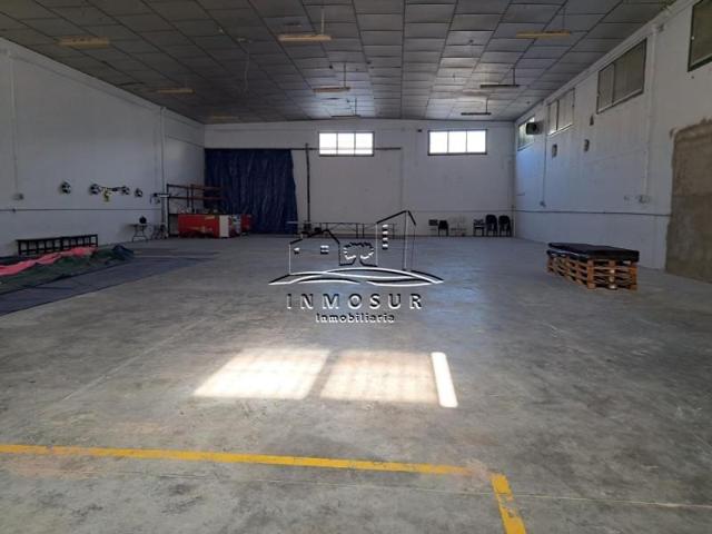 Nave industrial en alquiler en Lucena, Lucena photo 0