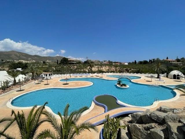 Adosada en alquiler en El Campello, L'Alacantí photo 0