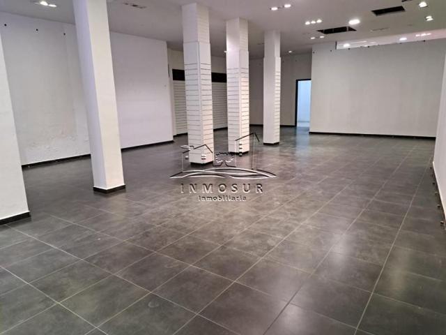 Local comercial en alquiler en Lucena, Lucena photo 0