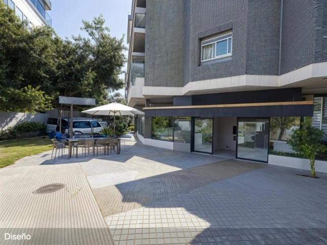 Local comercial en alquiler en Valencia, Patraix photo 0