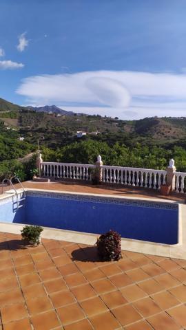 Casa con terreno en alquiler en Frigiliana photo 0