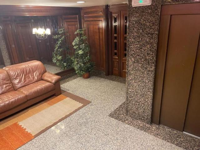 Piso en alquiler en Vigo, Plaza De Espana photo 0