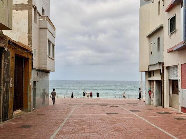 Apartamento en alquiler en Las Palmas de Gran Canaria, Guanarteme photo 0