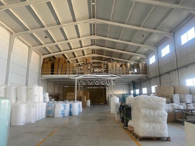 Nave industrial en alquiler en Lucena, Lucena photo 0