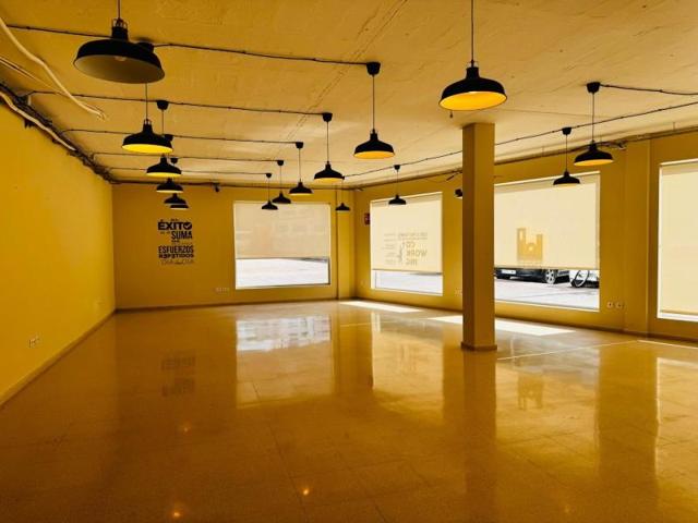 Local comercial en alquiler en Sitges, Levantina-Montgavina-Quintmar photo 0