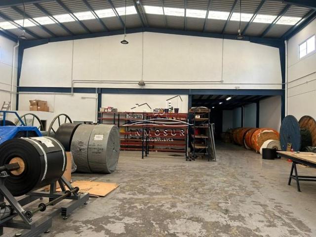 Nave industrial en alquiler en Lucena, Lucena photo 0
