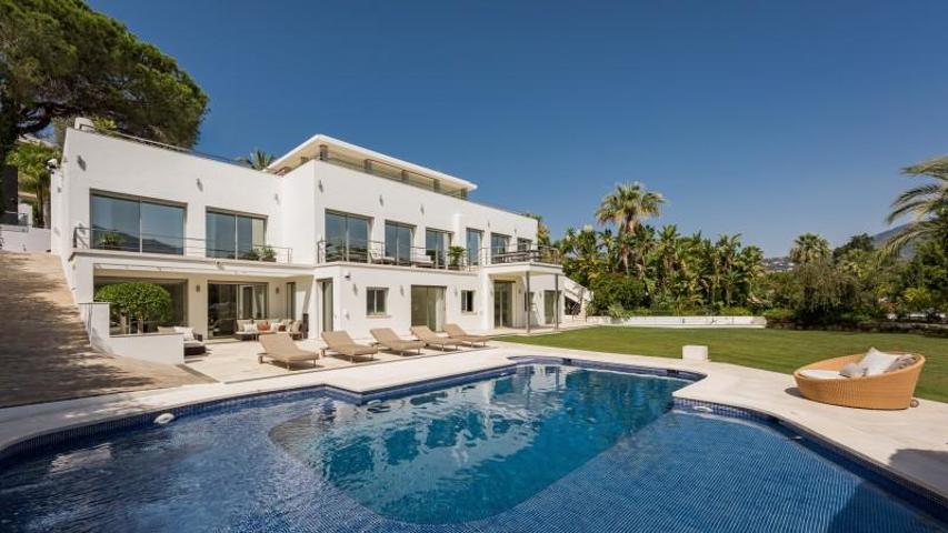 Chalet en alquiler en Marbella, Nueva Andalucia - Las Brisas photo 0