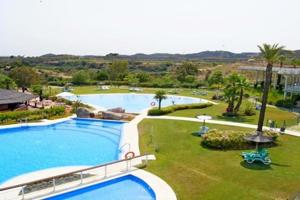 Piso en venta en Estepona, Estepona photo 0