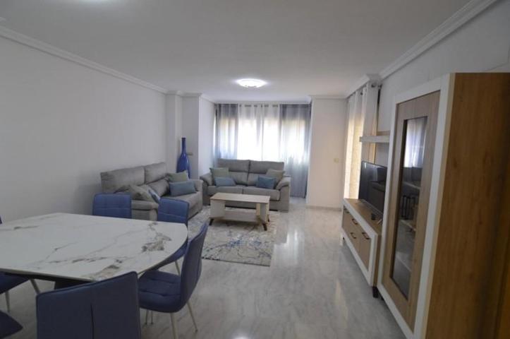 Apartamento en venta en Torrevieja, Estacion de autobuses photo 0
