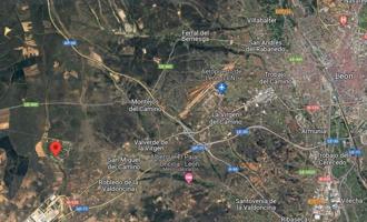 Terreno en venta en Valverde de la Virgen, San Miguel del Camino photo 0