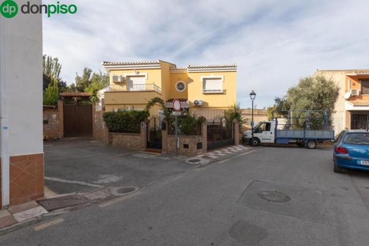 Casa en venta en Churriana de la Vega, CHURRIANA photo 0