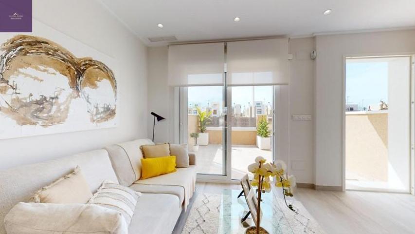 Adosada en venta en Pilar de la Horadada, Zona Pueblo photo 0