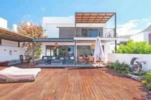 Chalet en venta en Adeje, Avenida Kurt Konrad Mayer, 38660 photo 0