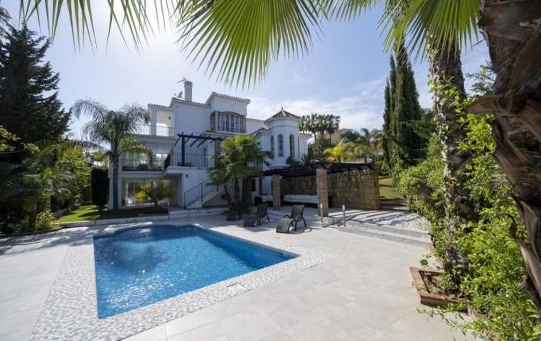 Chalet en venta en Marbella, Marbella photo 0