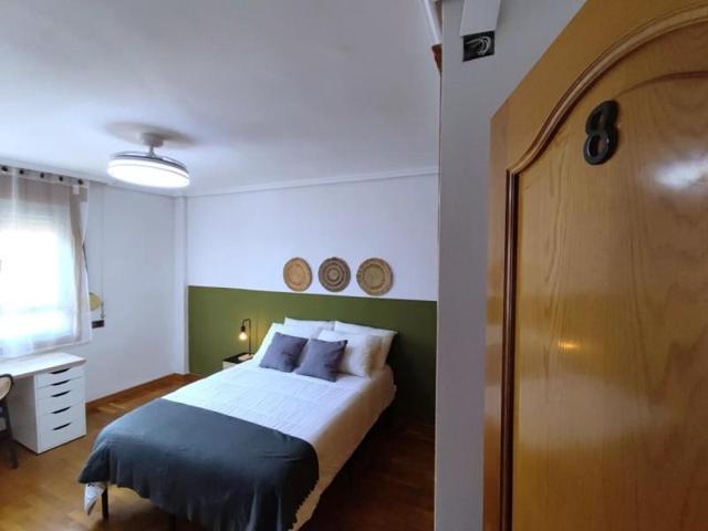 Habitación en alquiler en Castellón de la Plana, Carrer d'Enmig, 12001 photo 0