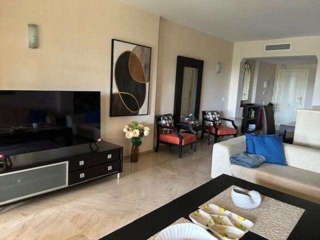 Apartamento en alquiler en Marbella photo 0