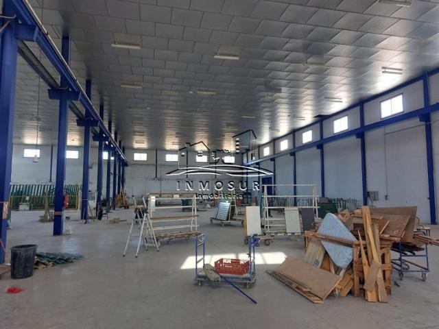 Nave industrial en alquiler en Lucena, Lucena photo 0