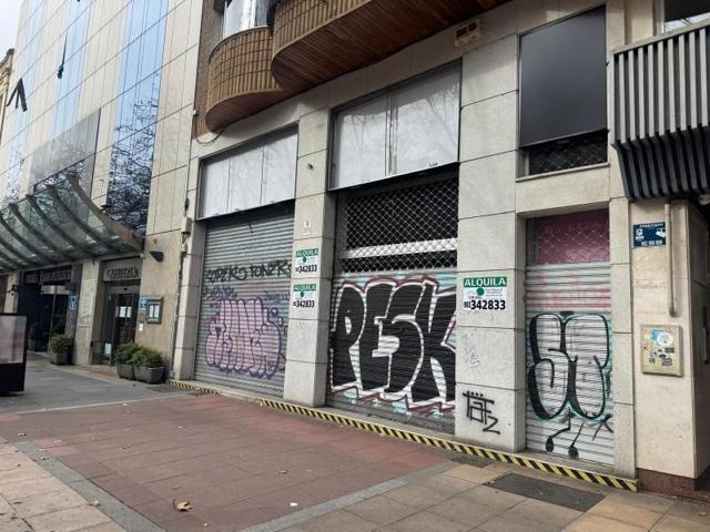 Local comercial en alquiler en Valladolid, Pº Zorrilla - Cuatro de Marzo photo 0