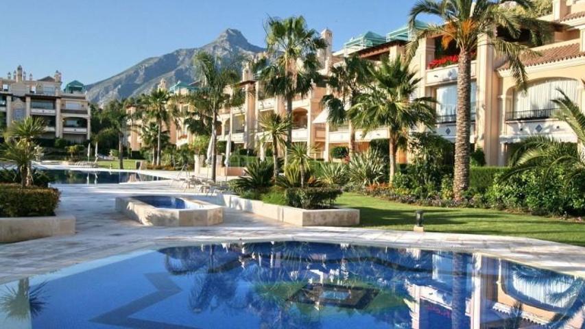 Apartamento en alquiler en Marbella photo 0