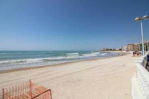 Garaje en venta en Torrevieja photo 0