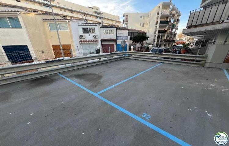 Garaje en venta en Empuriabrava photo 0