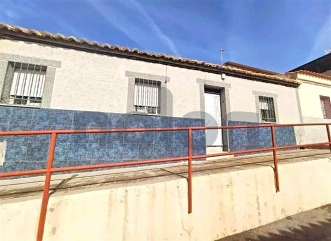 Adosada en venta en Puertollano, Calatrava photo 0