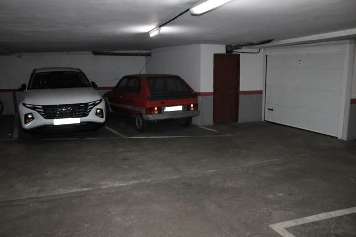 Garaje en venta en Roses photo 0