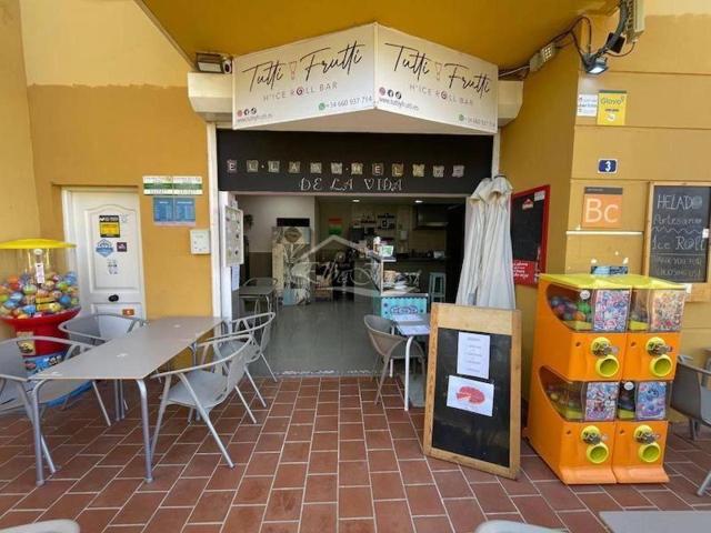 Local comercial en venta en Arona photo 0