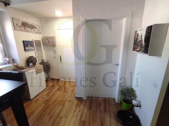 Piso en venta en Rocafort photo 0
