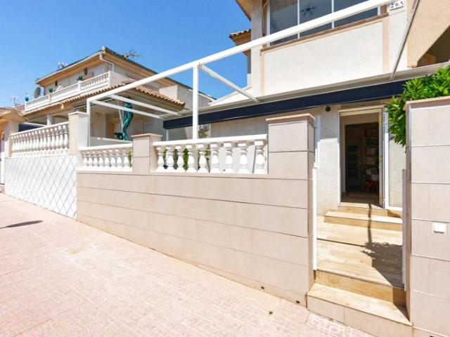 Bungalow en venta en Torrevieja, Los Altos photo 0