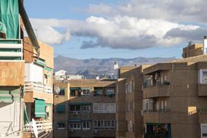 Piso en venta en Granada, La Chana photo 0