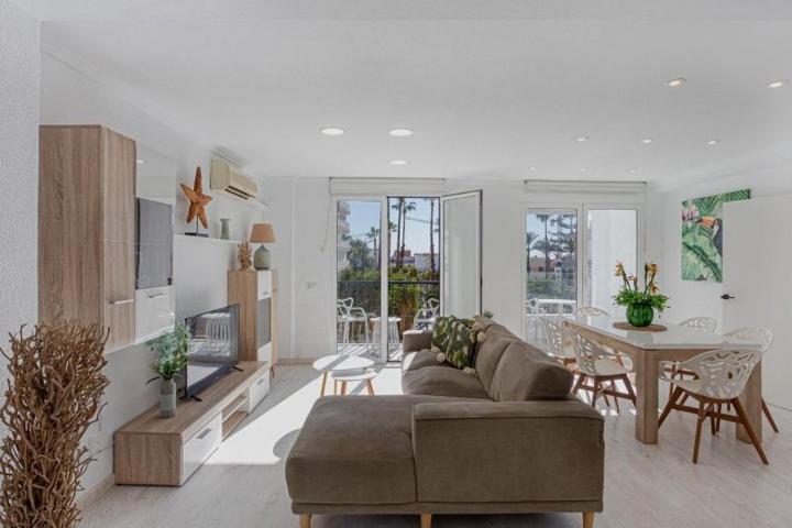 Apartamento en venta en Torrevieja photo 0