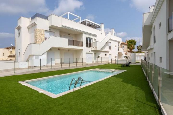 Apartamento en venta en Orihuela Costa, Lomas de Cabo Roig photo 0